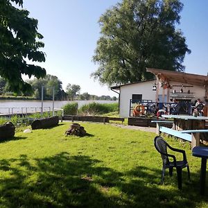 Seefahrer Deich-Café-Hotel - Das etwas andere Hotel - Kommunikation und Kreativität wird hier Groß geschrieben - Wer Standard sucht ist hier nicht richtig!